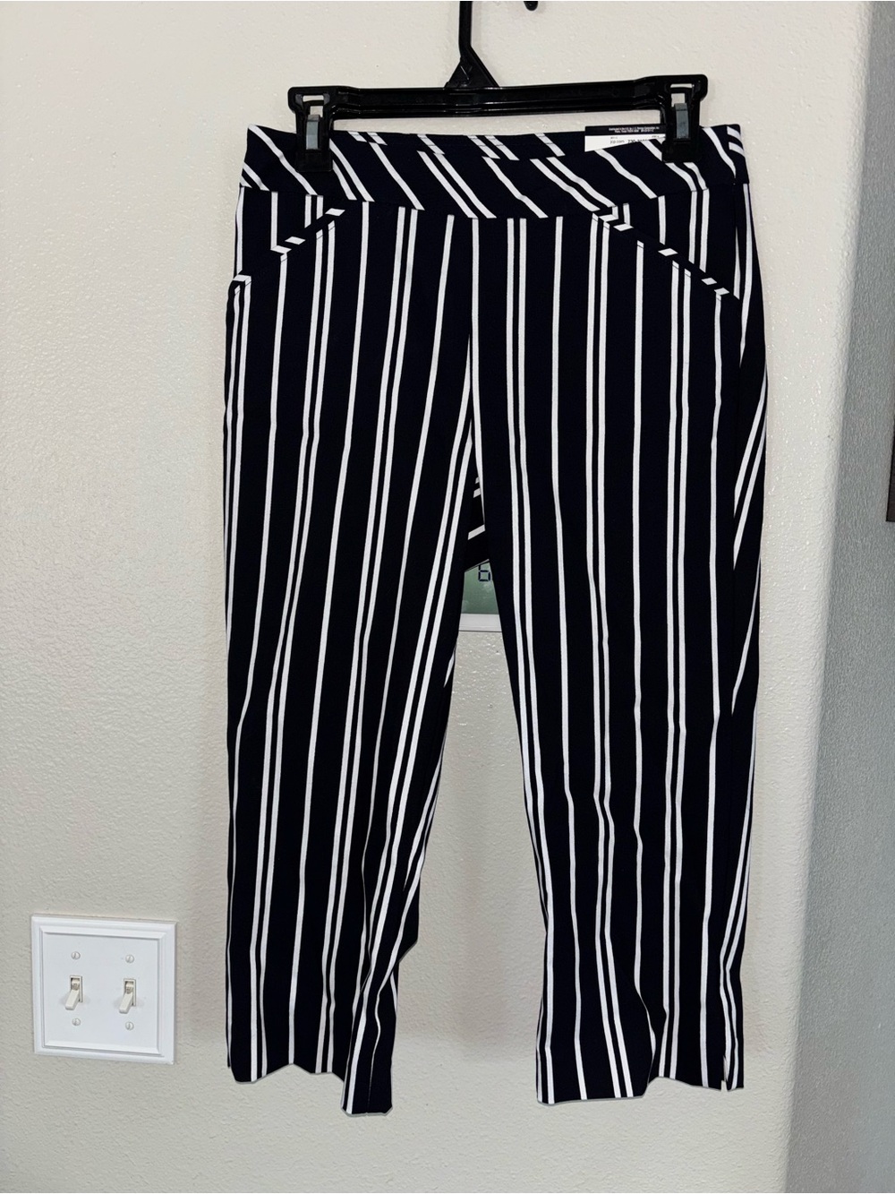 Worthington Navy and White Vertical Stripe Cropped Pants Petite Small